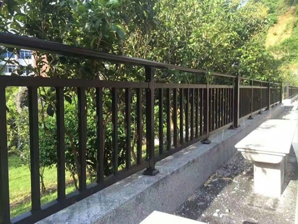 不銹鋼裝飾管防護(hù)欄